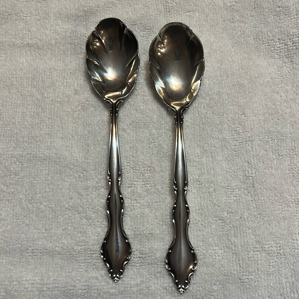 Wakefield 1965 by International Deep Silver Sugar Shell Spoon 6”